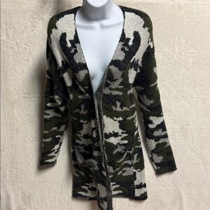VENUS Camouflage Cardigan Sweater - Green and Black